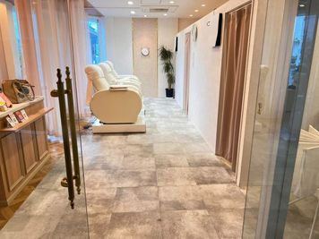 minoriba_佐賀駅南口店 レンタルサロン エステルームの入口の写真