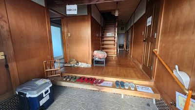 玄関 - KITAKYUBASE レンタルスペース 45平米の広々和室の古民家 レンタルスペースの室内の写真