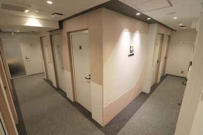 comolu 東京日本橋 comolu東京日本橋　4人用会議室の室内の写真