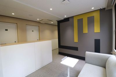comolu 東京日本橋 comolu東京日本橋　個室MeetingRoom４名用の室内の写真