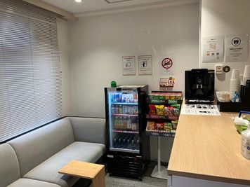 comolu 東京日本橋 comolu東京日本橋　4人用会議室の室内の写真