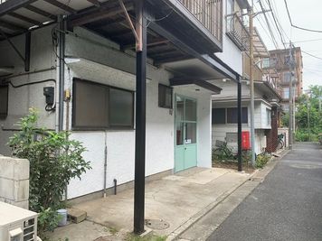 駐車スペース - STUDIO ZUGA アートスタジオの外観の写真