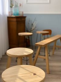 自然光の入る14畳の小さなレンタルスペースの室内の写真