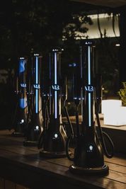 最新の電子シーシャもあります - バーエルフ金沢 音響、照明、モニター、カラオケ等充実したイベントレンタルスペースの設備の写真