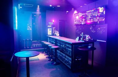 バーエルフ金沢 音響、照明、モニター、カラオケ等充実したイベントレンタルスペースの室内の写真