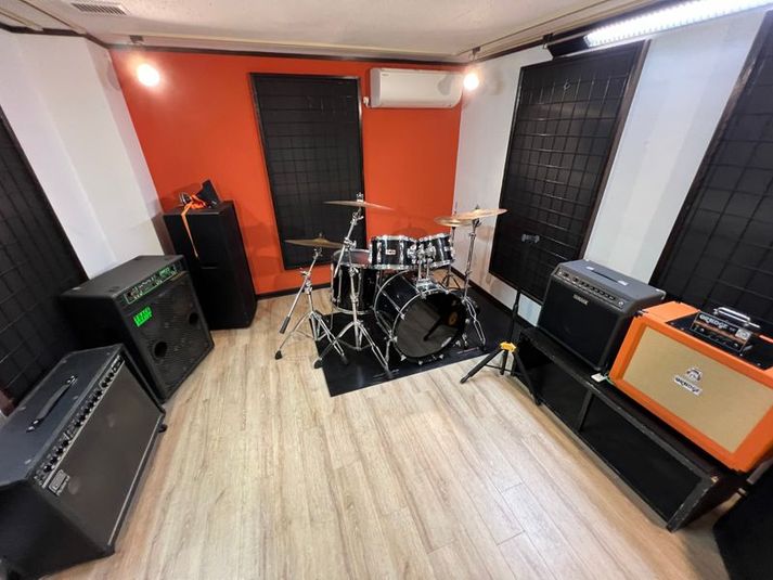 C Studio（小編成バンド仕様　12㎡） - Tule music Lab. 音楽スタジオ　C Studio（小編成バンド仕様　12㎡）の室内の写真