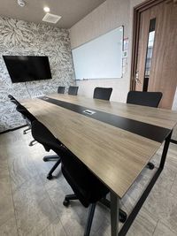 いいオフィス武蔵小山 by リンクフロンティア 8名会議室（Room A）の室内の写真