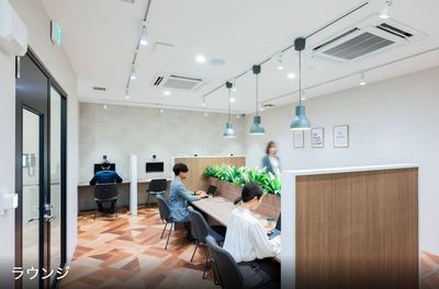 駅チカ！【会話可能エリア】ソロワークに必要なファシリティを全て完備したワークプレイスです。 - THE HUB 横浜元町