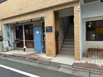 こちらの建物になります。 - minoriba_eye自由が丘駅西店 レンタルサロン　ネイルスペースの外観の写真