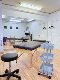 手頃なサイズの空間は落ち着いて施術できます - プライベートサロンくろねこスタジオ 【JR大森駅東口徒歩6分】プライベートサロンくろねこスタジオの設備の写真