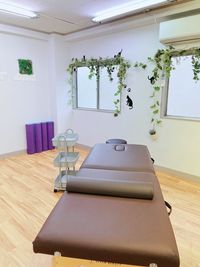 枕はロングサイズで使い方は自由！ - プライベートサロンくろねこスタジオ 【JR大森駅東口徒歩6分】プライベートサロンくろねこスタジオの設備の写真