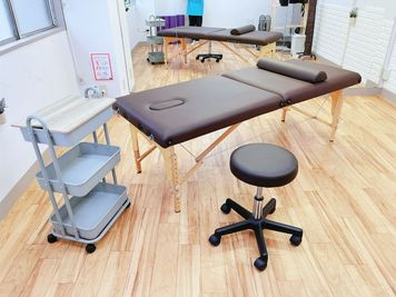 ラックは天板付きで様々な用途に利用可能です - プライベートサロンくろねこスタジオ 【リピーター限定】くろねこスタジオ【特別価格】の設備の写真