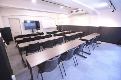 リンクスペース神田B　駅近貸会議室/ゆったり懇親会/セミナー会場 リンクスペース神田B🌙【貸会議室/懇親会/セミナー/講習会】の室内の写真