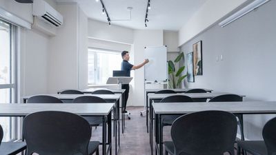 スクール形式 - アジュール新大阪 【貸会議室】アジュール新大阪の室内の写真