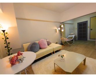 12帖超のお部屋ですので広々とお使いいただけます🏠 - Vivace宇都宮 レンタルルーム＆レンタルサロン＆貸会議室の室内の写真