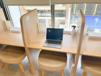 FEEEP 恵比寿西口店 FEEEP恵比寿店｜定員1名ローカウンター席｜席番号5(C)の室内の写真