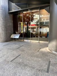 ベイ・ウィング神戸ビル側の入口 - ベイ・ウィング神戸ビル 旧居留地レンタルスペース EDO85の外観の写真