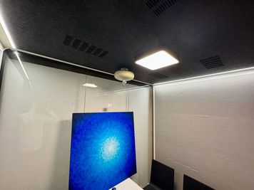 四谷三丁目「Mo4ca(モシカ）」 四谷三丁目「Mo4ca(モシカ）」防音室最大4名までの室内の写真