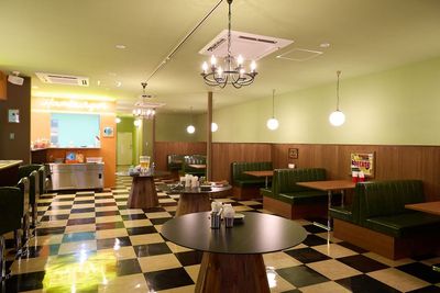 アメリカン雰囲気のカフェ＆ダイナー -  E.G.DINER 成田山表参道