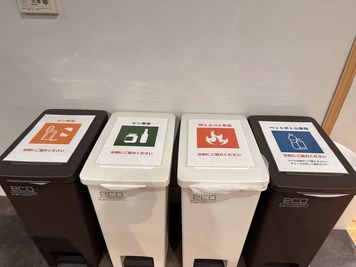 ゴミは指定のゴミ箱へお願いします。
多くゴミが出る場合はゴミ袋の持参をお願いしております。 - Fukushima-BASE レンタルキッチンの設備の写真