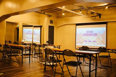 プロジェクター（投影位置・調整可能）
 - まるちか人形町 多目的スペースの室内の写真