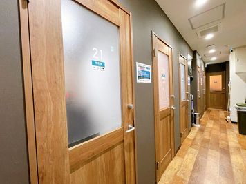 いいオフィス品川 1名個室（ブース9）7階の室内の写真