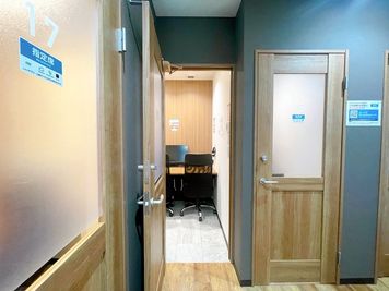 いいオフィス品川 1名個室（ブース11）7階の室内の写真