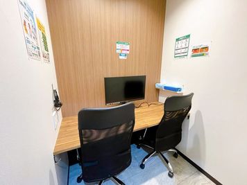 【品川駅から徒歩1分】モニター・フリードリンク付き2名個室（ブース18）8階※予約時間前は入室不可 - いいオフィス品川