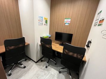 いいオフィス品川 3名個室（ブース16）8階の室内の写真