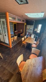 テーブル席ございます - 水上亭 貸切!レンタルルーム飲食持込自由＆ゴミ捨てOK 豊橋駅近~20名の室内の写真