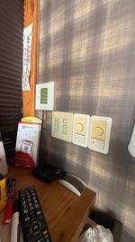 入口右側にて、電気調整、エアコン利用可能です - 水上亭 貸切!レンタルルーム飲食持込自由＆ゴミ捨てOK 豊橋駅近~20名の室内の写真