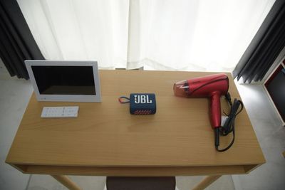 ポータブルTV、ドライヤー・Bluetoothスピーカー - レンタルサロンCOTA2ndの設備の写真