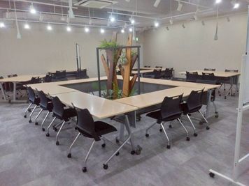 ✨NEW OPEN✨ 40名までOK！ プロジェクター完備でセミナー・研修・講座など多目的に使える◎ - 定禅寺ヒルズ(定禅寺通り)