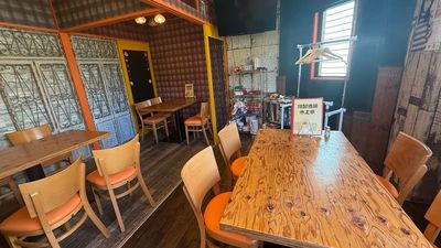 テーブル席ございます - 水上亭 貸切!レンタルルーム飲食持込自由＆ゴミ捨てOK 豊橋駅近~20名の室内の写真