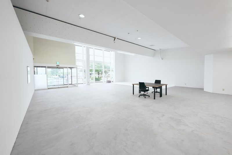 Studio ZOO富士吉田 富士吉田スタジオ – 自然光が差し込む、開放的な撮影空間 の室内の写真