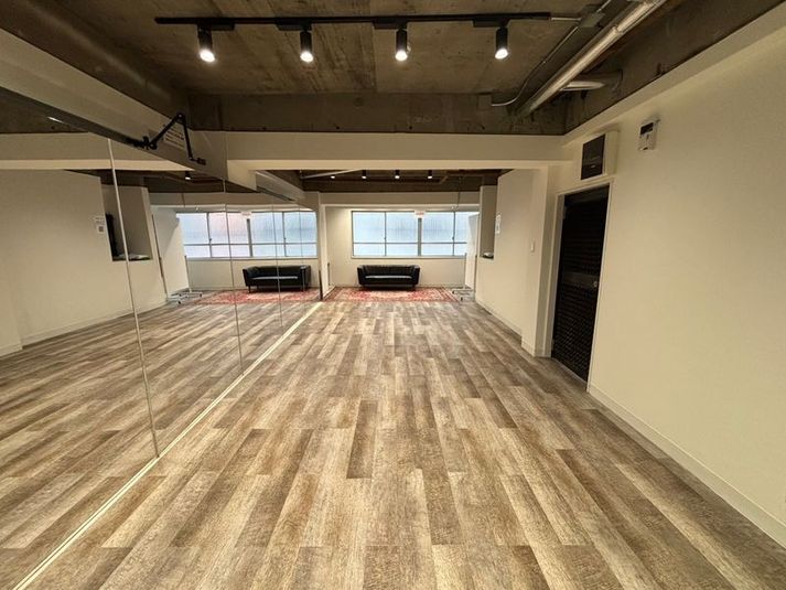 おしゃれで広々としたダンススタジオ - Studio Lunaの室内の写真