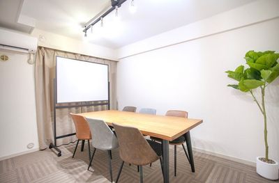 池袋FRIENDS会議室サンフラワー２ 池袋FRIENDS会議室サンフラワー２　毎日清掃の会議室の室内の写真