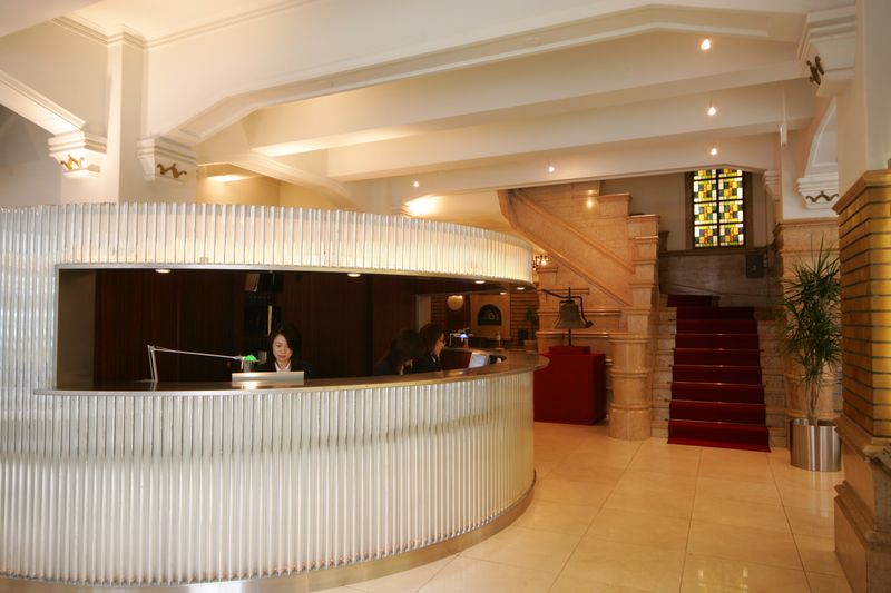 中会議室（4名用） - 生駒ビルヂング