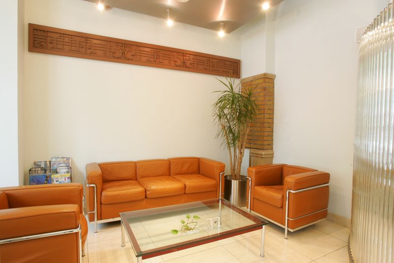 中会議室（4名用） - 生駒ビルヂング