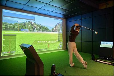 マイゴルフレンジ高輪台店の室内の写真