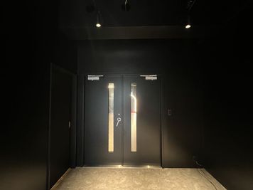 完全防音扉完備 24時間OK - GENSEKI 24時間利用可能！完全防音！設備充実！多用途OK！本格スタジオの室内の写真