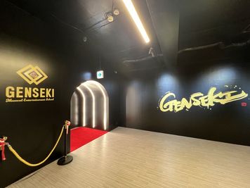 映えスタジオ - GENSEKI 24時間利用可能！完全防音！設備充実！多用途OK！本格スタジオの室内の写真