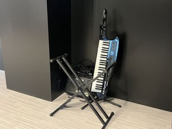 Rolandキーボード - GENSEKI 24時間利用可能！完全防音！設備充実！多用途OK！本格スタジオの設備の写真