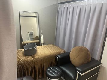 CELINA 近鉄八尾駅徒歩1分 × 美容用途対応スペースの室内の写真