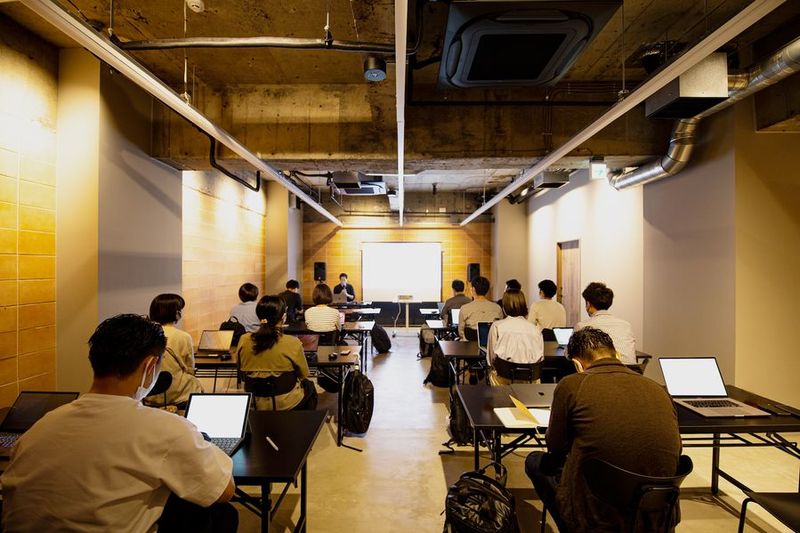 Blank 地下イベントスペースの室内の写真