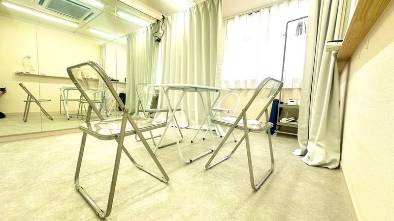 茨木貸会議室/WIFI・電源完備/完全個室の貸会議室 - 駅２分/完全個室/24時間即時予約OK