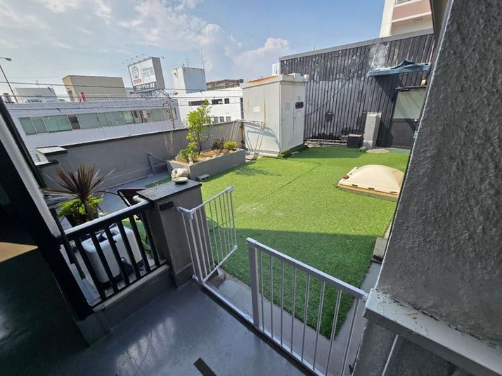 おしゃれで広々したドッグカフェを土日限定でレンタル可！ - 212coffee