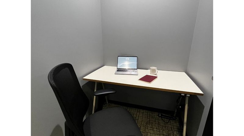 貸し会議室【Room11 - 1人部屋】 - chilink WORKSITE MINATOMIRAI