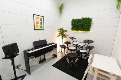 【後楽園／春日駅直結】個人練習・撮影・テレワーク対応の自由に楽しめる音楽スタジオ〈Bブース〉 - SOUND BOOTH TOKYO