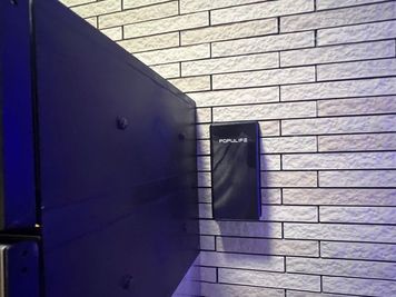 キーボックス設置 - GENSEKI 24時間利用可能！完全防音！設備充実！多用途OK！本格スタジオの入口の写真